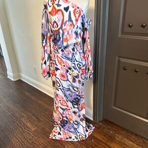 NWOT-Off Shoulder Abstract Maxi‎ 2 piece Dress